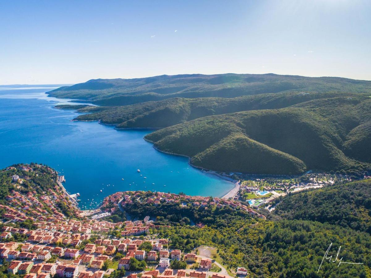 Apartment Suzie Q - Intermezzo With Sea View Rabac Exterior foto